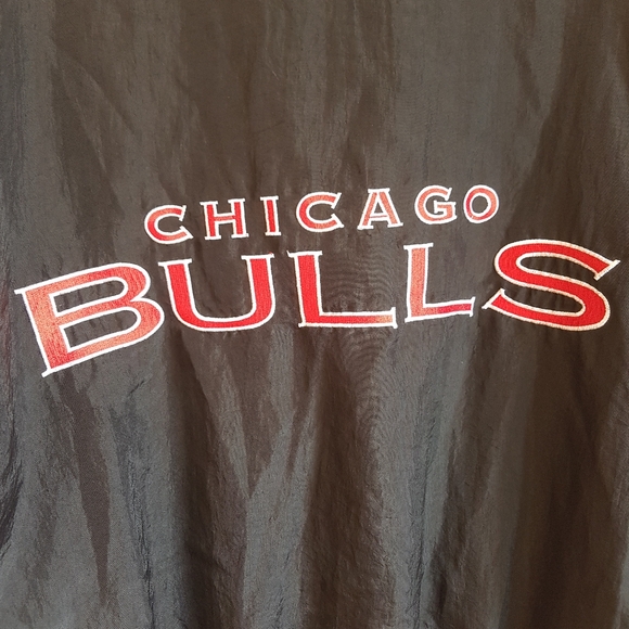 CHICAGO BULLS VINTAGE 90s LOGO ATHLETIC LIGHT JACKET - Picture 6 of 8